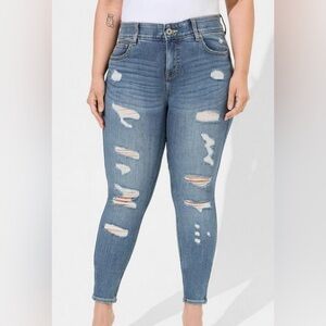 Torrid bombshell skinny premium shaping stretch distressed destructed jeans
